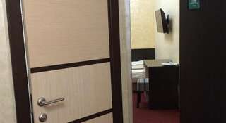 Гостиница Амиго Отель Екатеринбург Бюджетный двухместный номер с 1 кроватью без окна-3